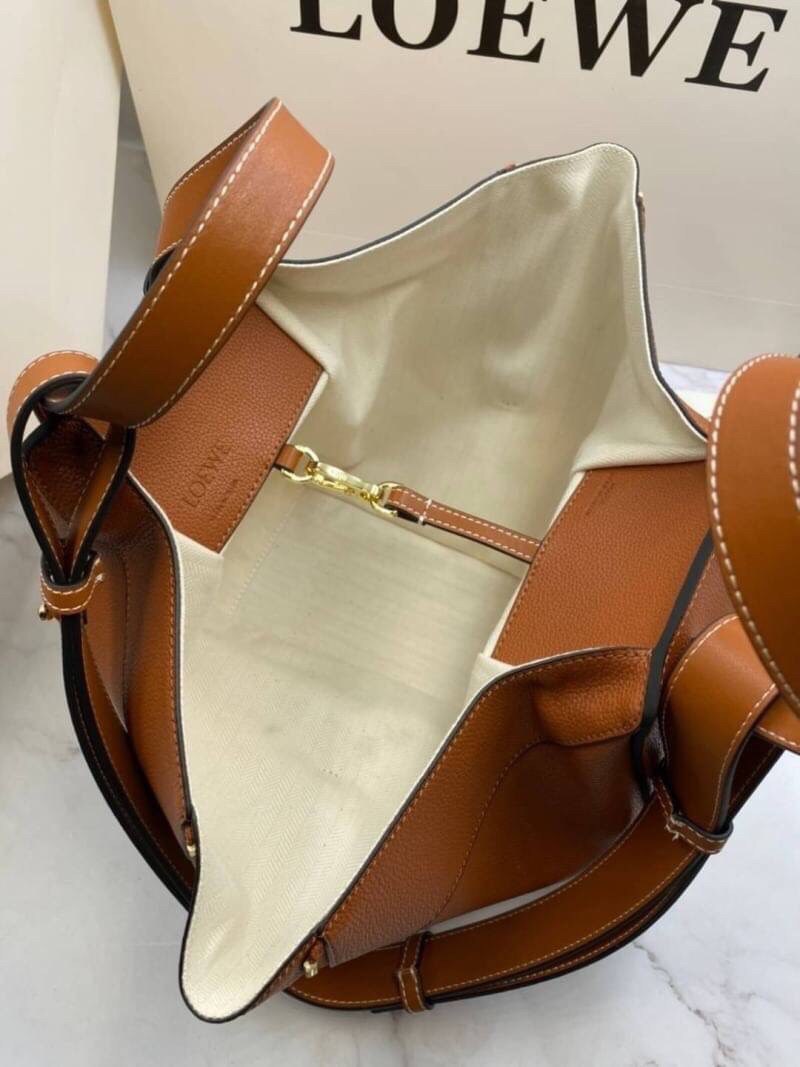 พรีเมี่ยมกิ๊ฟแท้ 100% 】งานหนังแท้ Loewe Hammock Leather Hobo Bag TAN