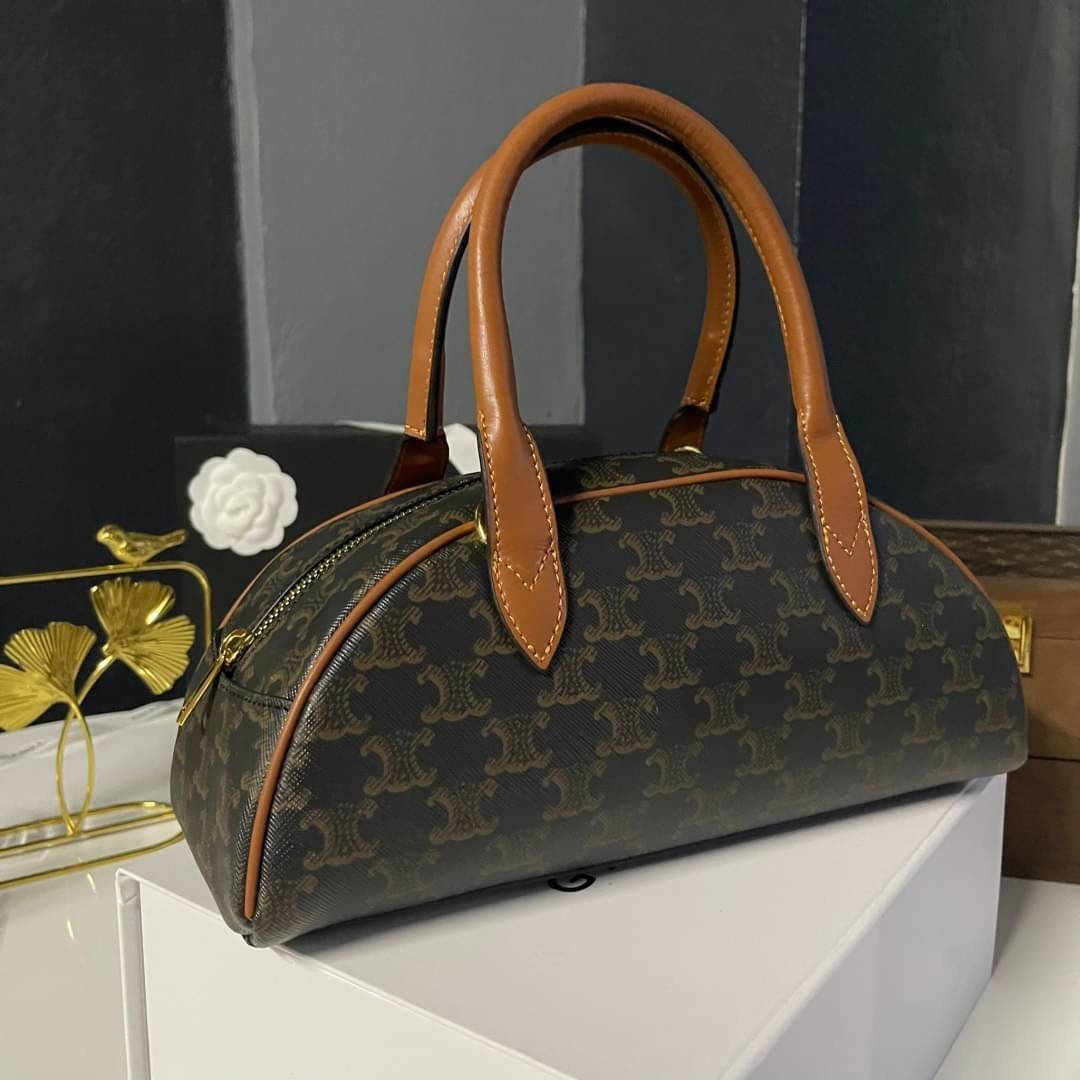 VIP 】CELINE VINTAGE BAG 2021 handlebag canvas งานหนังแท้ผสมแคนวาส โดดเด่นไม่เหมือนกับลวดลายแคนวาสที่เป็นเอกลักษณ์แบรนด์แบบไม่เหมือนใครให้ด้วยความเรียบหรู เหมาะสำหรับการใช้งานในชีวิตประจำวันเป็นอย่างมาก