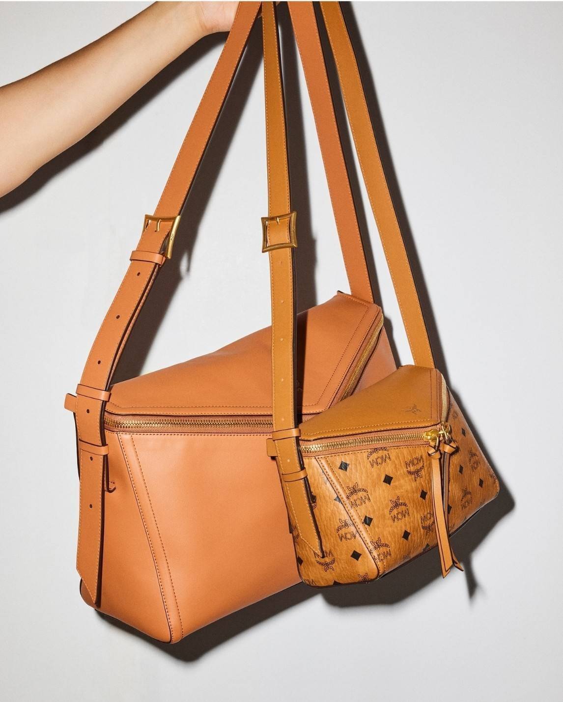 M.C.M DIAMANT 3D SHOULDER BAG IN VISETOS LEATHER MIX กระเป๋าสะพายคอลเลคชั่นสุดปัง สวยหรูในแบบฉบับคนมีสไตล์ เกรดท็อปออริ 1:1 สลับแท้