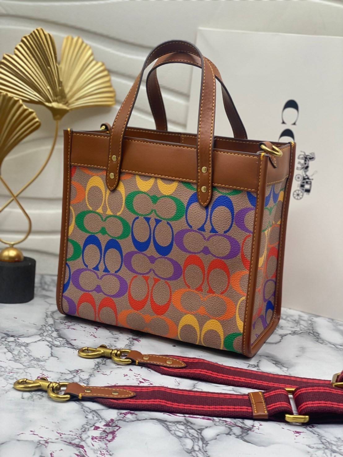 COACH Field Tote 22 In Rainbow Signature Canvas C5142 พร้อมส่งที่ไทย