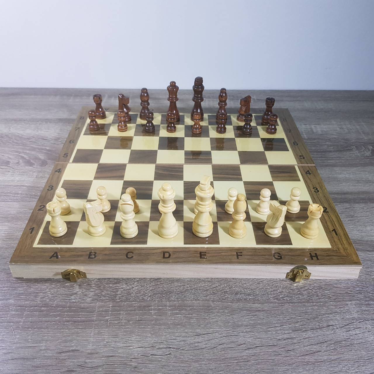 ชุดหมากรุกสากลไม้ตัวไม้กระดานไม้แม่เหล็กมีกล่องเก็บตัวหมากขนาดกระดาน39x39cm.