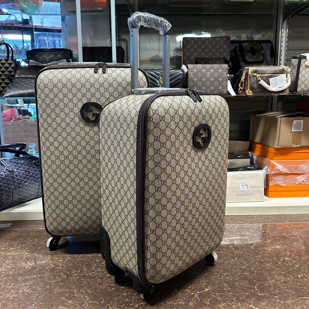 Gucci GG wheel suitcase / GUCCI Luggage / GUCCI Travel Rolling Luggage Suitcase Trolley Wheel Case Bag Unisex กระเป๋าเดินทางล้อลากใบใหญ่ 30 / 26 นิ้ว ภาพถ่ายจากงานขายจริง ใช้งานต่างประเทศได้