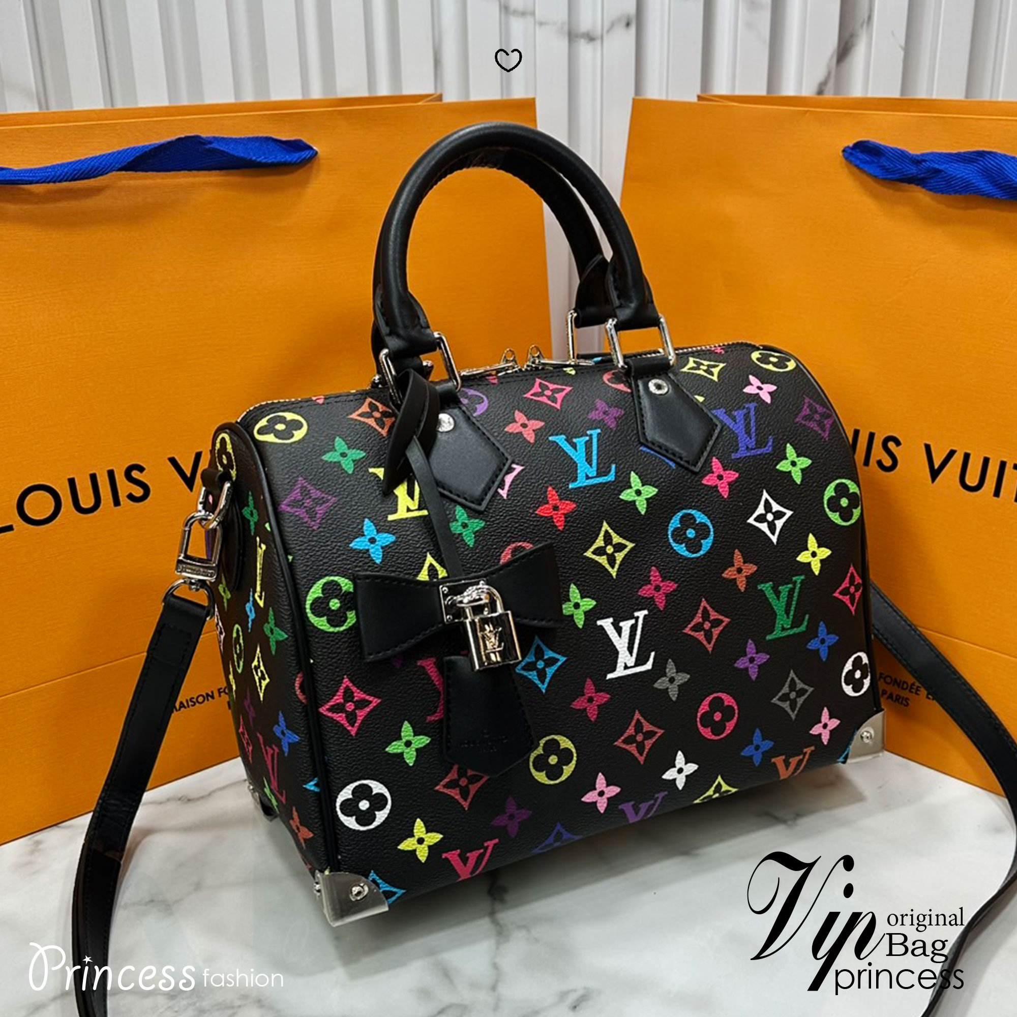 LV x TM Speedy Bandoulière 25 bag กระเป๋าทรงหมอน รุ่นใหม่ท็อปฮิต สวยหรูโดดเด่น มีชีวิตชีวาในคอลเล็คชั่น LV x Murakami ด้วยลายโมโนแกรมสุดไอคอนิกเปี่ยมสีสันที่รังสรรค์ขึ้นใหม่