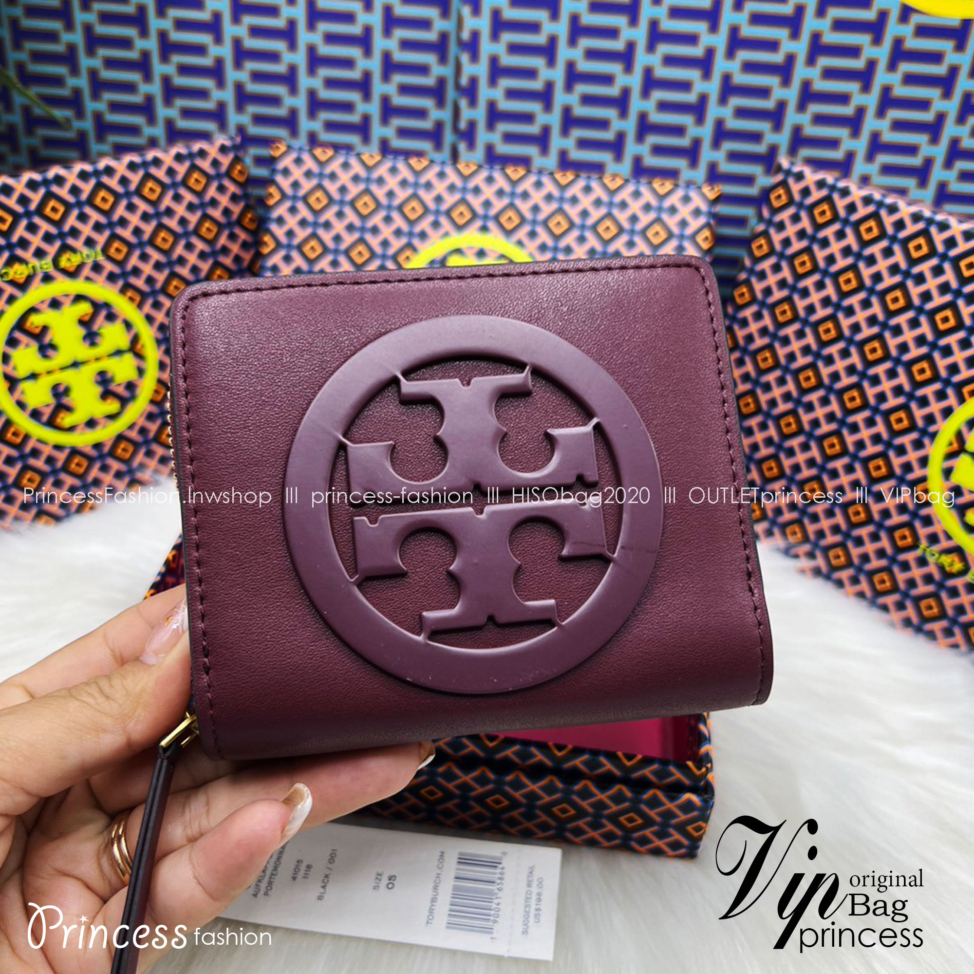 Tory Burch Charlie Mini Bi-fold Leather Wallet / Tory Wallet พร้อมส่ง กระเป๋าสตางค์ใบสั้น รุ่นใหม่ขายดี หรูหราทุกสี ดีไซน์คลาสสิค ขนาดกำลังพอเหมาะ โดดเด่นด้วยโลโก้