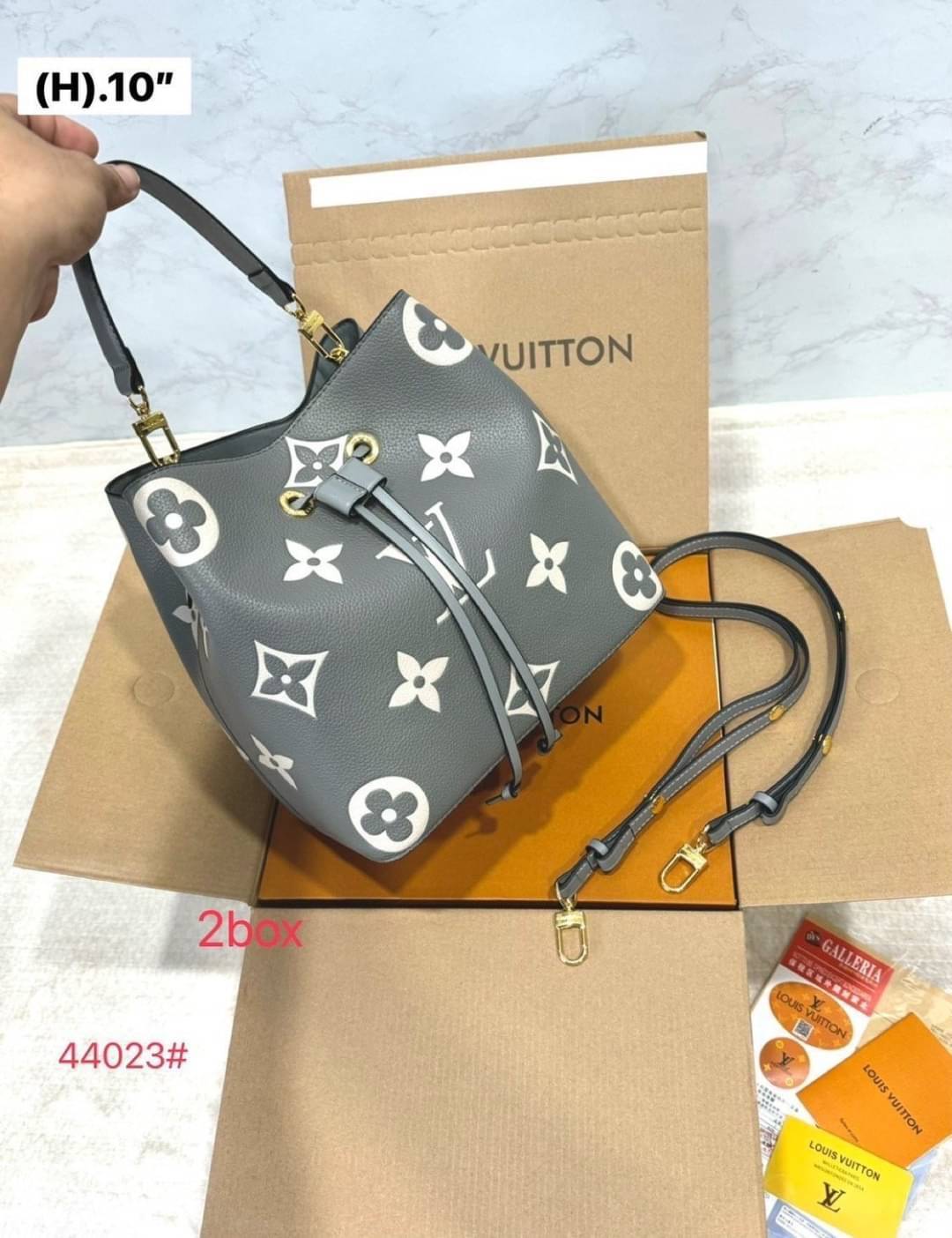 LV NeoNoe MM Monogram Flower กระเป๋าสะพายทรงบัคเก็ตเสน่ห์ชวนหลงใหล อีกหนึ่งรุ่นท็อปฮิต ที่ไม่มีไม่ได้จริงๆ