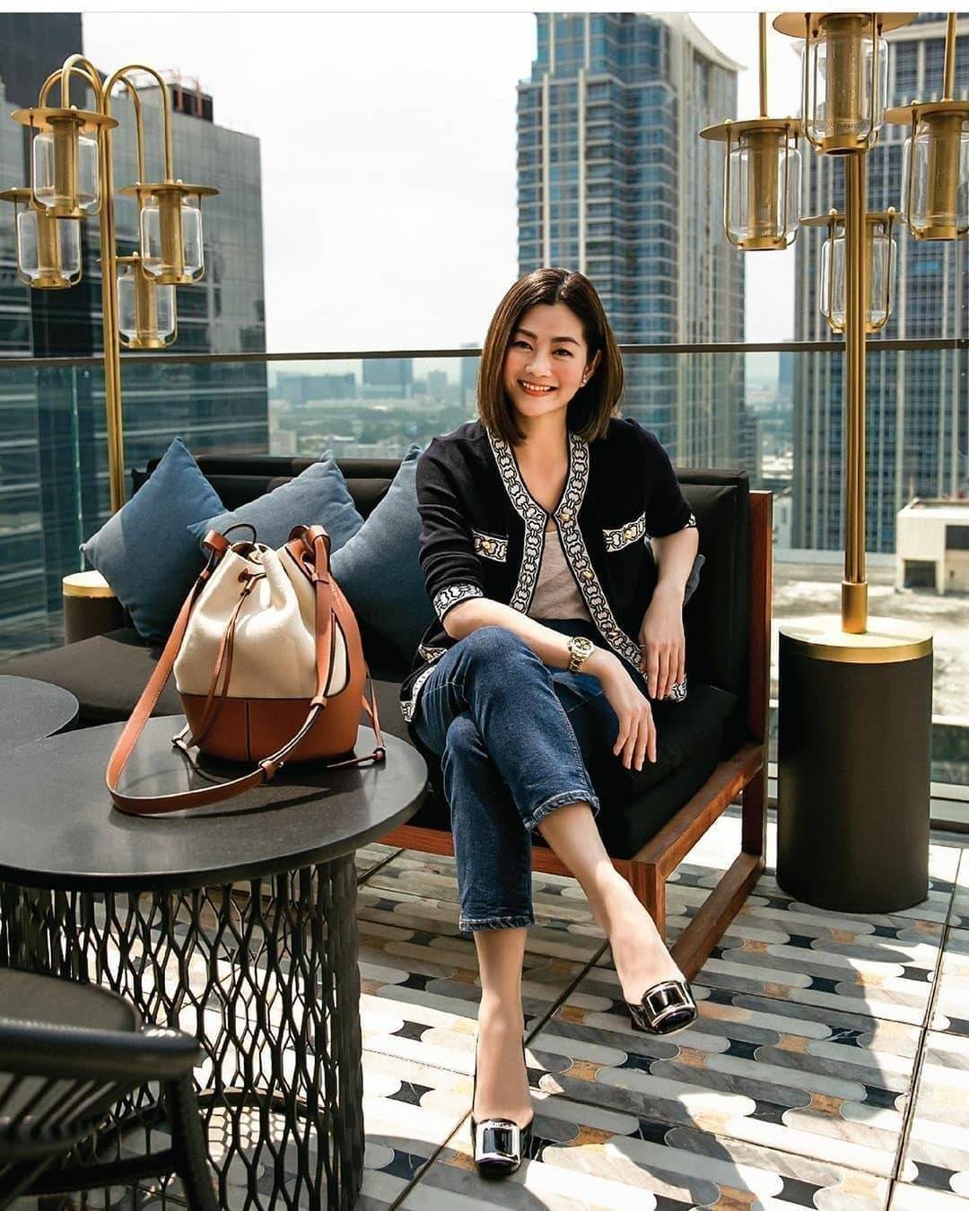 พรีเมี่ยมกิ๊ฟแท้ 100% 】LOEWE CROSSBODY BUCKET BAG GIFT WITH PURCHASE (GWP) กระเป๋าถือหรือสะพายพรีเมี่ยมกิ๊ฟ Limited Edition จาก LOEWE PERFUME DUTYFREE COUNTER