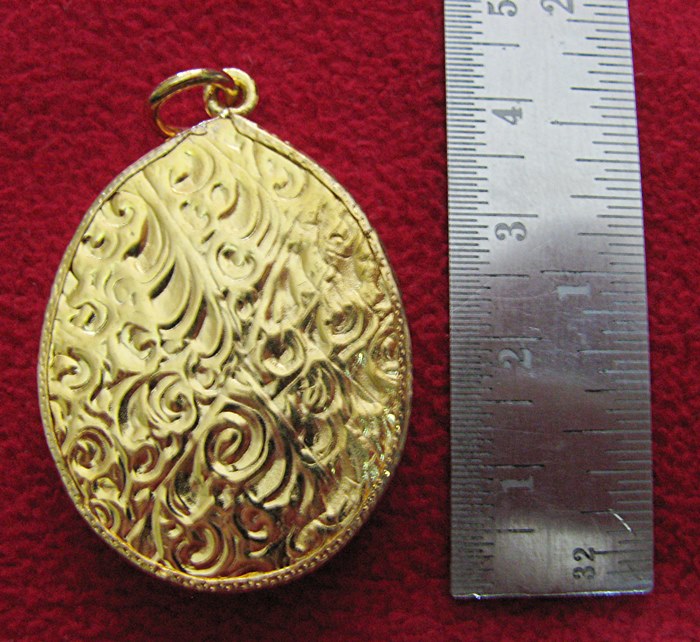 สินค้าหมดค่ะ ล็อกเก็ตพระสุพรรณกัลยาคู่พระนเรศวรพื้นสีแดงเลี่ยมทองไมครอนพร้อมใบคาถาค่ะ