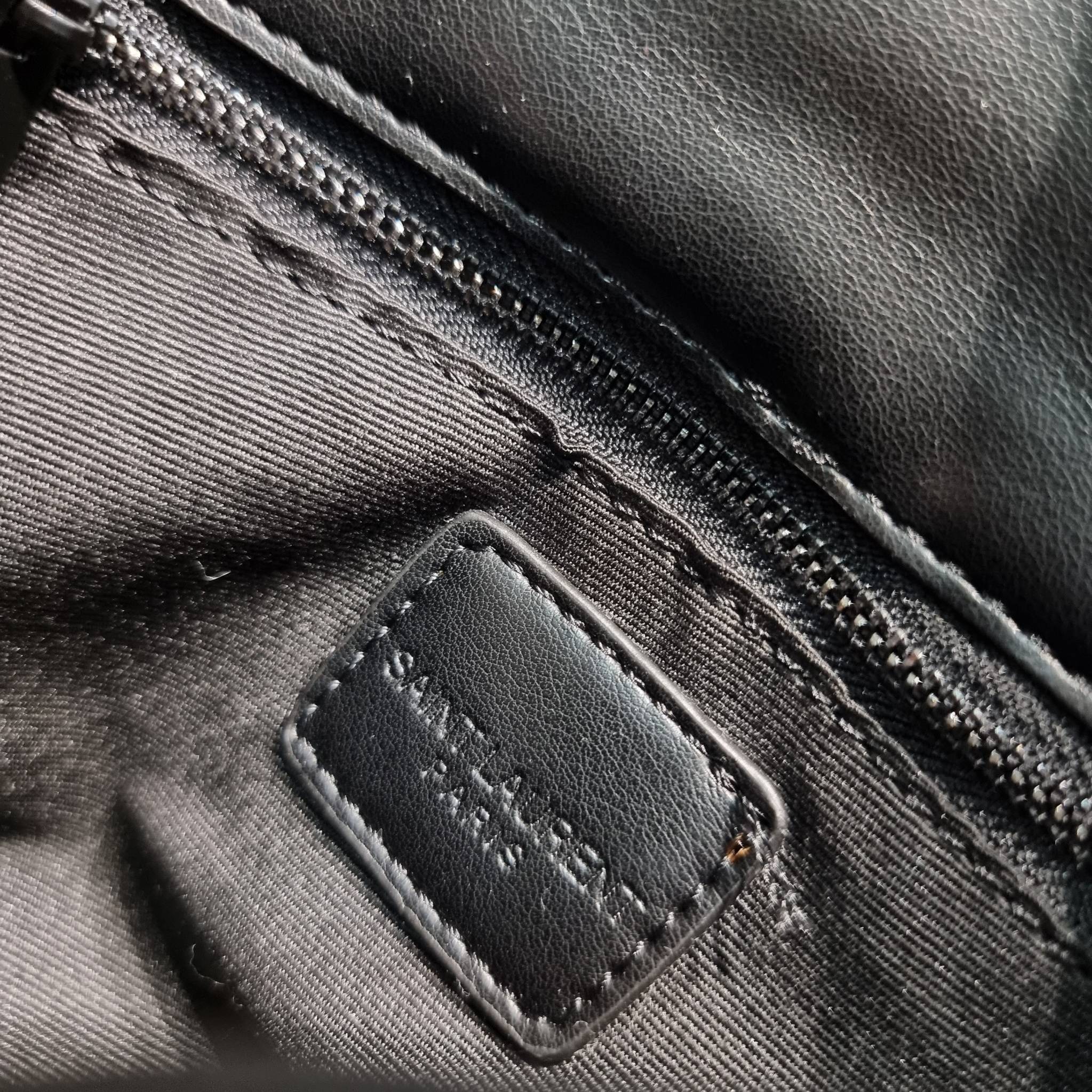 YSL PUFFER SMALL CHAIN BAG IN QUILTED / Yves Saint laurent puffer small chain bag in quilted กระเป๋าสะพายรุ่นยอดนิยม ทรงสวย ใช้ได้บ่อยไม่มีเบื่อ วัสดุหนังสัมผัสนิ่มมือ ดีไซน์เรียบหรู