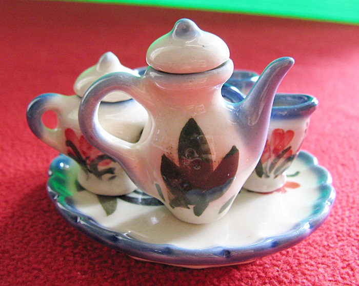 ชุดกาน้ำจิ๋ว ลายตราไก่สีฟ้าค่ะ