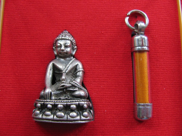 สินค้าหมดค่ะ พระกริ่งเทพวิทยาคม(คูณ) รุ่นพระเทพวิทยาคม(คูณ)บารมี ๙๑ เนื้อทองเหลืองเงินพดด้วง วัดบ้านไร่ พร้อมตะกรุดจีวรค่ะ