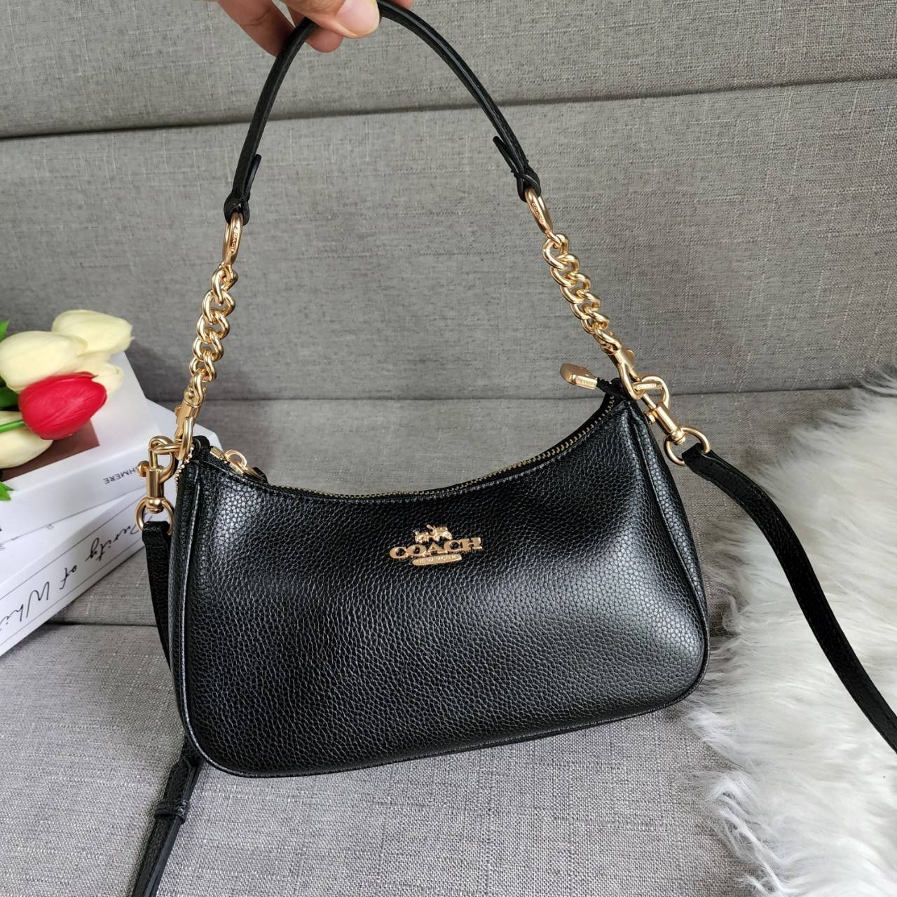 พร้อมส่งครบสี สวยทุกสีเลยค่า😘 ((CA173//CA209//CA548)) COACH TERI SHOULDER BAG 🔹กระเป๋าทรงพอช ในรูปแบบหนังแท้ หนังนิ่มสวยมากค่ะ