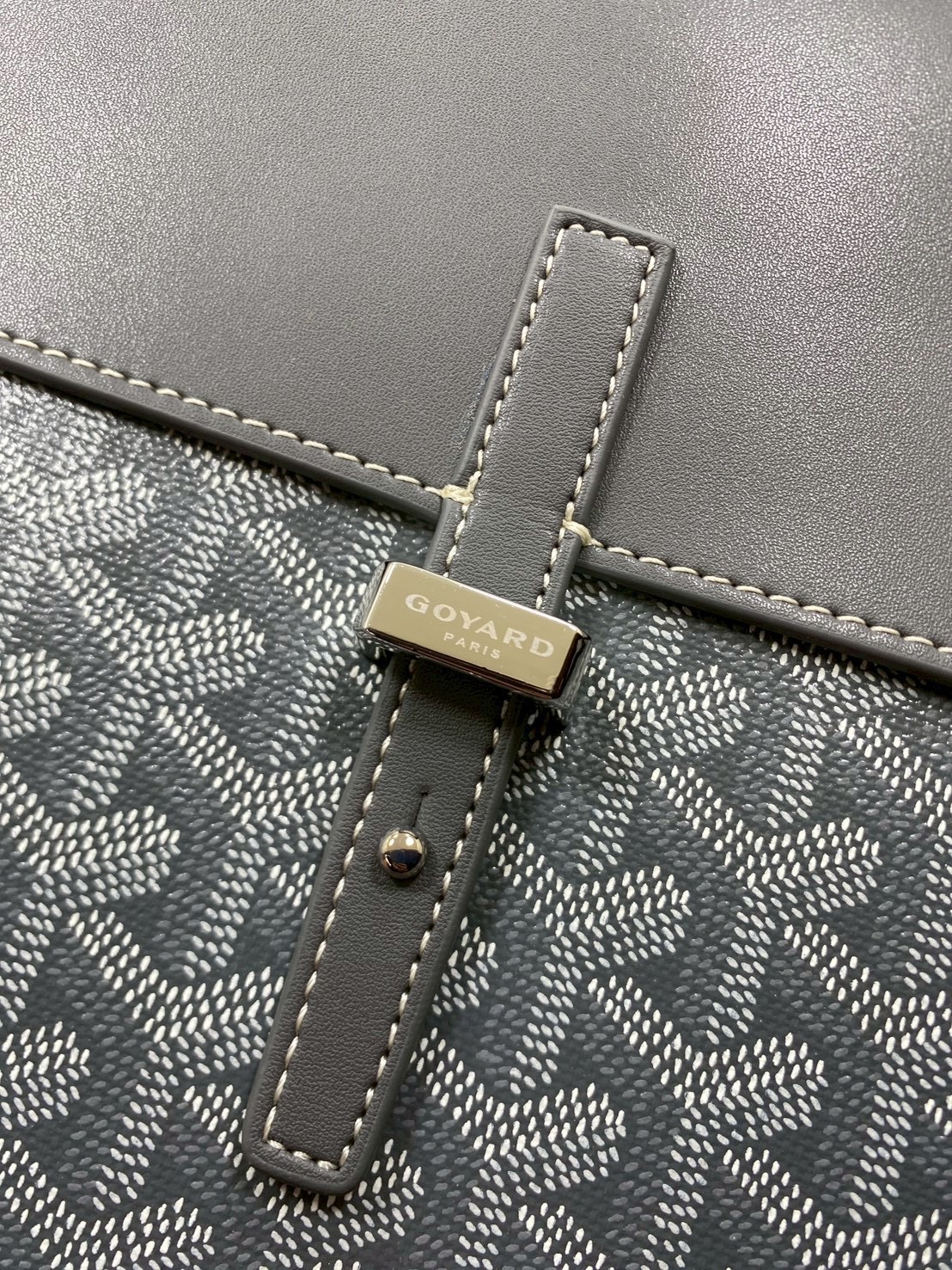 ORI หนังแท้ | Goyard Coursier Messenger bag กระเป๋าแมสเซ็นเจอร์ดีไซน์ใหม่ กะทัดรัดใช้งานได้อย่างคล่องตัว เหมาะมากสำหรับสายสปอร์ต ที่สุดของความหรูตอบโจทย์การใช้งาน ใบจริงสวยงามตามรูปค่ะ
