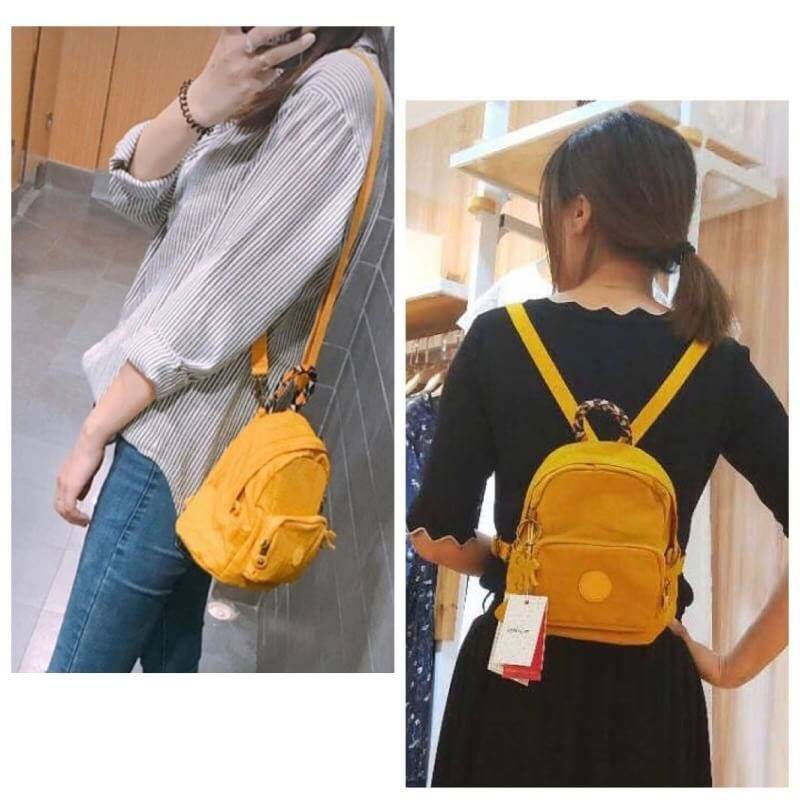 Kipling MINI BACKPACK Small backpack กระเป๋าเป้มินิ ส วัสดุไนล่อน กันน้ำได้ รูปทรงสวย ขนาดกะทัดรัด น้ำหนักเบา สีสันสดใส มาพร้อมสายถอดออกได้ สามารถ เลื่อนปรับสายสะพายได้ 2 แบบสะพายไหล่ , แบบเป้สะพายหลัง ด้านหน้ามีช่องซิป 1 ช่อง ช่องหลักด้านกว้างมีช่องซิป แ