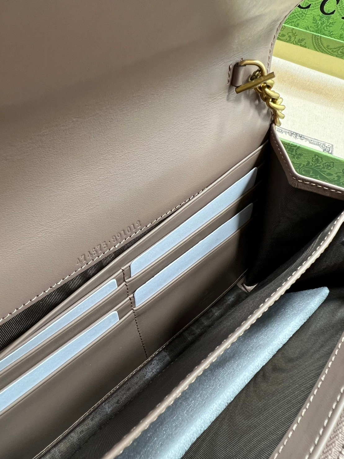 GUCCI GG Marmont Chain Wallet Matelasse Mini Soft Leather / GUCCI WOC เกรดออรินอล งานหนังสวยมากค่ะ ละมุนที่สุด ใส่บัตร ใส่แบงค์ได้ รับรองว่าจะเป็นกระเป๋าที่จะหยิบใช้งานได้บ่อยๆ รับประกันความสวยปังค่าาา