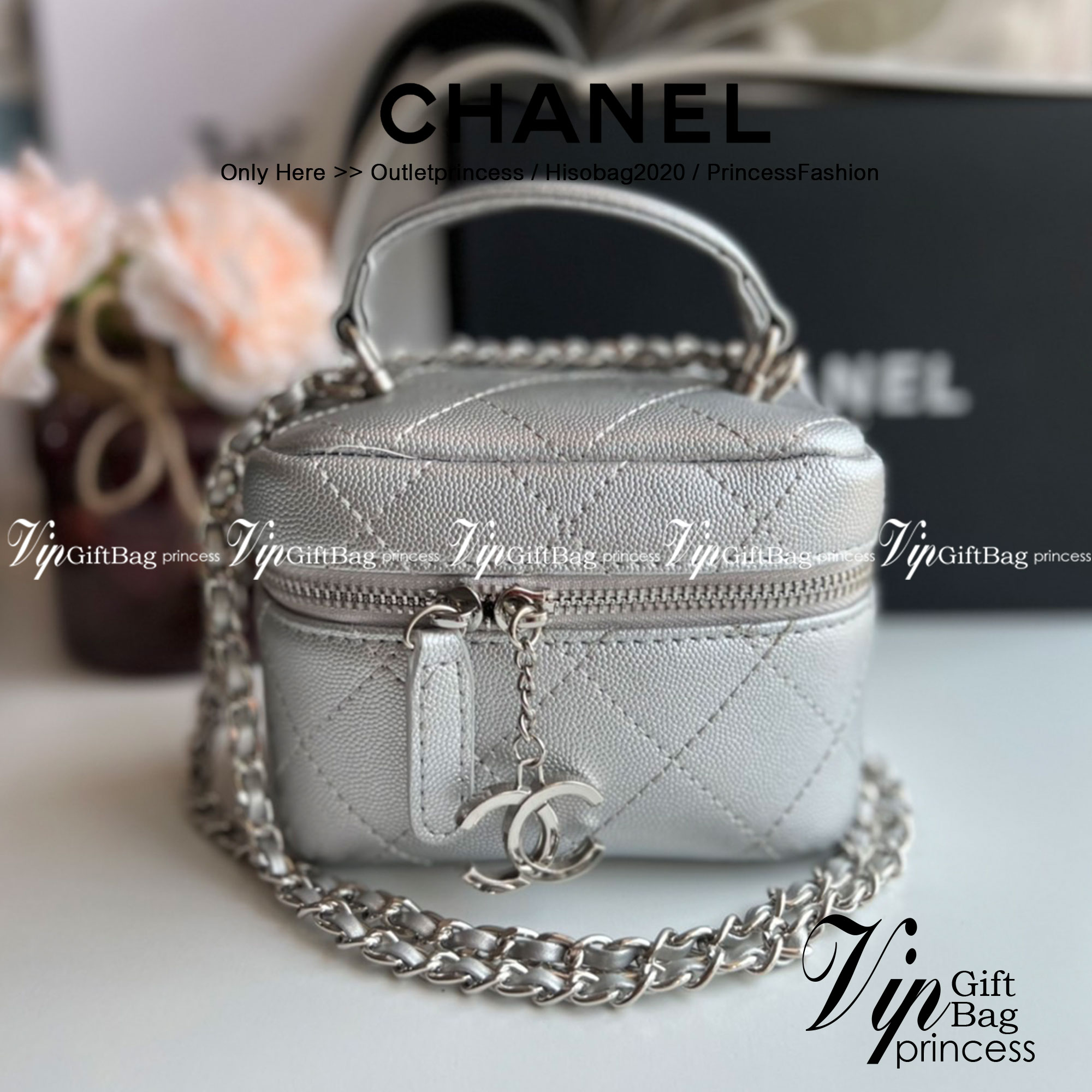 หนังแท้ Chanel Micro Bag / CHANEL Small Vanity Case Caviar Leather / Chanel vanity chain mini พร้อมส่งที่ไทย กระเป๋าสะพายข้างขนาดเล็กน่ารัก ดีไซน์คลาสสิคเรียบหรูเข้ากับทุกลุ๊คแบบไม่มีเอ้าท์ ไอเท็มนี้แนะนำสวยน่าใช้ ไม่ควรพลาดเลยค่าา