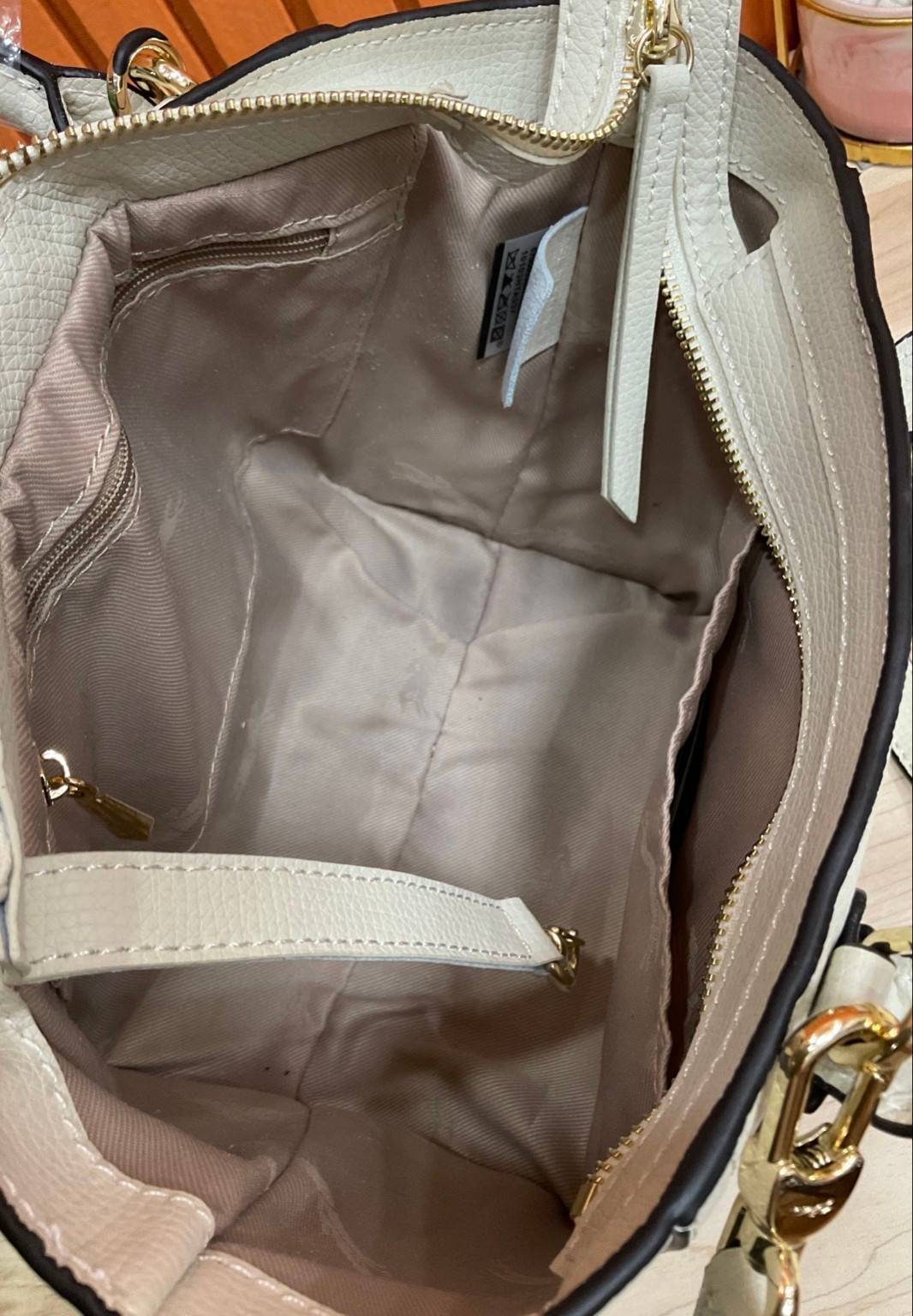 ของแท้ 💯% LONGCHAMP MINI MAILBOX TOP HANDLE BAG กระเป๋าถือ/Crossbody รุ่นหายาก!! รุ่นใหม่ล่าสุด ดีไซน์ด้วยเส้นด้ายที่ดูโฉบเฉี่ยว และ รูปทรงสี่เหลี่ยมคางหมู ทรงสวยโดดเด่น เป็นเอกลักษณ์ของผู้หญิง Longchamp วัสดุ Polyamide & Leather หนังแท้