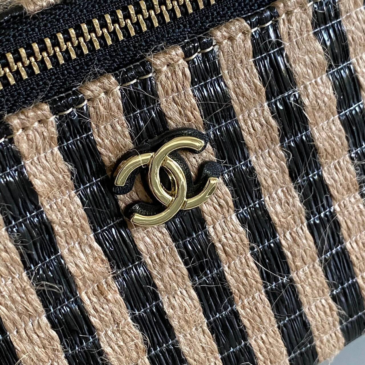 พรีเมี่ยมกิ๊ฟแท้ 100% 】หนังแท้ Chanel Box สต๊อกแน่นจัดเต็ม วัสดุสานทอพิเศษตามฉบับแบรนด์ น่ารักสุดๆ ใส่ของได้เยอะ งานพรีเมี่ยมกิ้ฟท์จากเค้าเตอร์น้ำหอมต่างประเทศ จากแบรนด์ CHANEL (GWP)