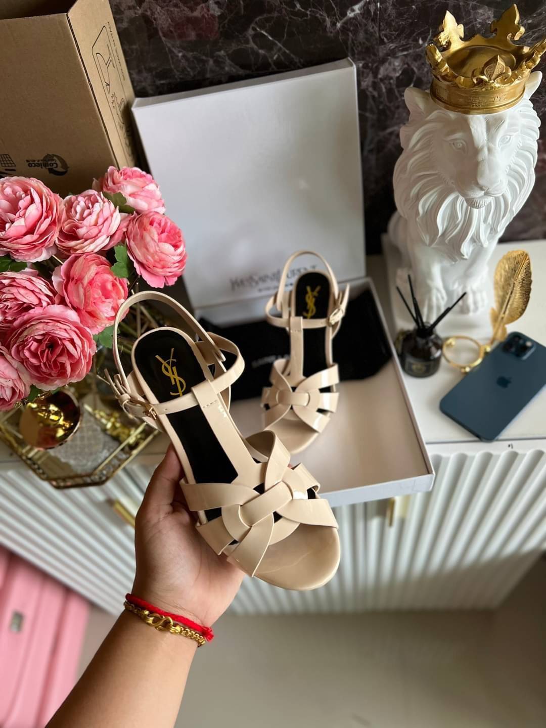 YSL TRIBUTE HEEL / SAINT LAURENT TRIBUTE HEEL / YSL HIGH HEEL เกรดออริจินอล รองเท้าส้นสูงแบรนด์หรู ที่สาวๆ ทุกคนควรมี ไว้ออกงานหรือใส่ทำงานได้ คู่นี้คือปังได้ตลอดกาล เพิ่มความสูงเพรียว สวยหรูมากค่ะ