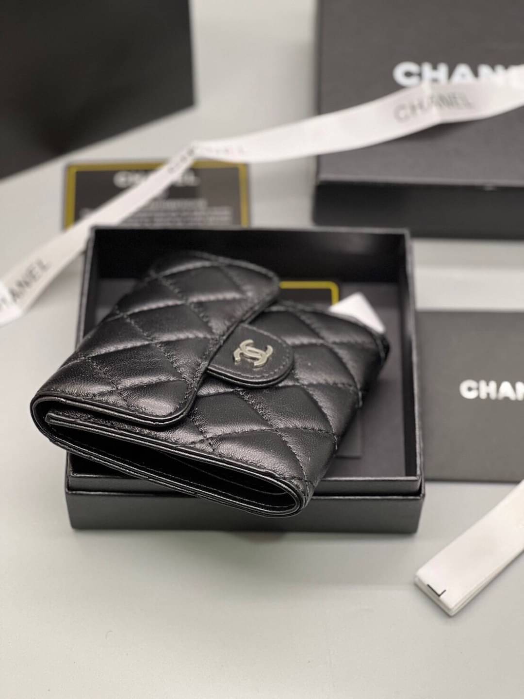 CHANEL Wallet Tri-fold Caviar / Chanel Short Wallet หนังเรียบ กระเป๋าสตางค์ชาแนลใบสั้น เกรดออริจินอล ภาพถ่ายจากงานขายจริง ใช้งานต่างประเทศได้