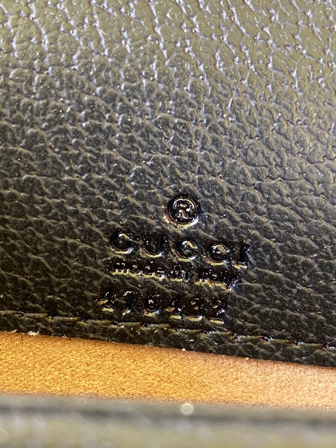 หนังแท้ GUCCI Dionysus mini bag / GG Shoulder bag / GG Denim Dionysus พร้อมส่งที่ไทย กระเป๋าสะพายข้างหนังแท้ เกรดหนังคุณภาพดียิ่งใช้หนังยิ่งสวย โทนสีน่าใช้มากก มาในดีไซน์คลาสสิคเรียบหรูเข้ากับทุกลุ๊คแบบไม่มีเอ้าท์ พร้อมส่งที่ไทย ภาพสินค้าถ่ายจากงานขายจริง