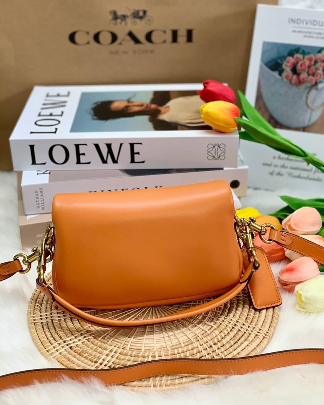 สีที่ขายดีที่สุด เหลือจากจองไม่กี่ใบนะคะ😁 COACH PILLOW TABBY SHOULDER BAG 18 ((C3880)) พร้อมส่งที่ไทย คุณภาพเกินราคา! กระเป๋าหิ้ว//สะพายแบบครอสบอดี้ร์ 🔺หนัง nappa หนานิ่ม นุ่มมากๆ รุ่นใหม่ล่าสุดค่ะ!