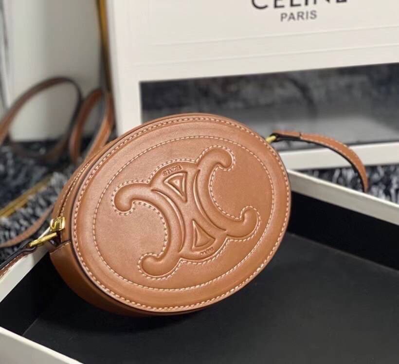 VIP 】หนังแท้ CELINE CROSSBODY OVAL PURSE IN SMOOTH CALFSKIN พร้อมส่งที่ไทย สีดำ สีน้ำตาล