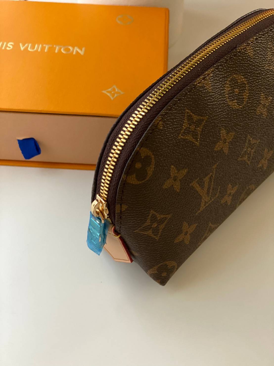 พรีเมี่ยมกิ๊ฟแท้ 100% 】พร้อมส่งที่ไทยที่นี่ที่เดียว LOUIS VUITTON cosmetic Gift Box Set