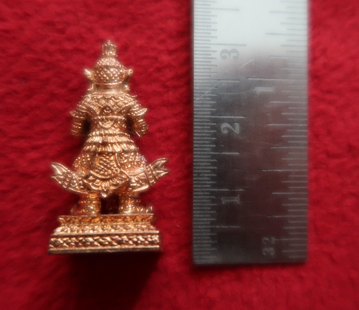 ท้าวเวสสุวรรณหน้ายักษ์ลอยองค์ใหญ่ หลวงพ่ออิฏฐ์ เนื้อทองแดง ปี2559 พร้อมใบคาถาค่ะ