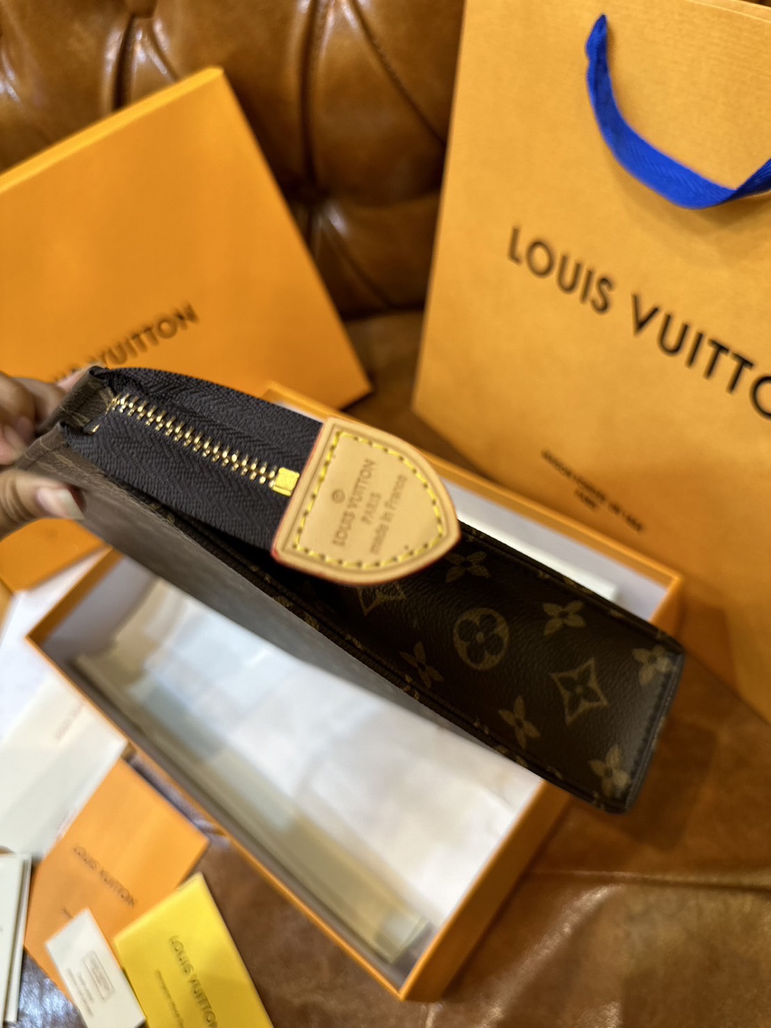 LV Pochette Voyage MM / LV Clutch กระเป๋าถือทรงคลัช ทรงพอช เกรดออริ สลับแท้ 1:1 ใช้ต่างประเทศได้ ใช้ได้ทั้งชายหญิง