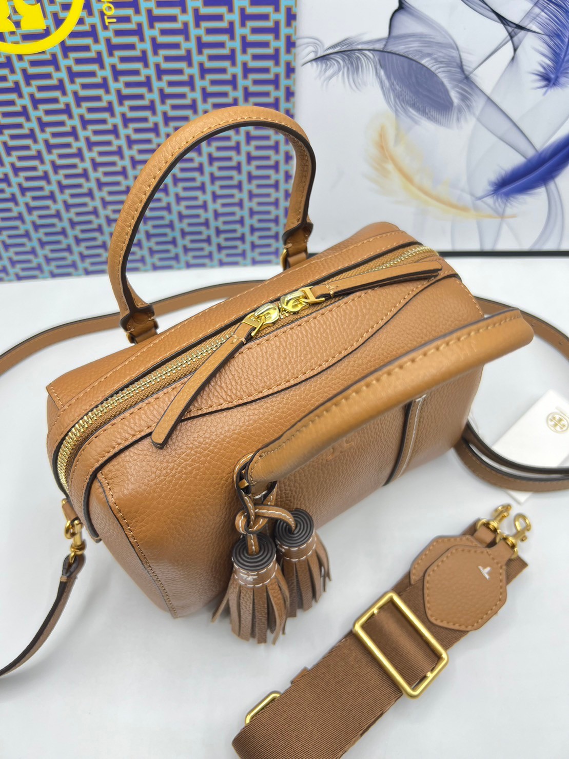 Tory Burch Thea Mini Web Satchel Crossbody Bag / Tory keepall พร้อมส่ง กระเป๋าสะพายทรงหมอนขนาดกลางกำลังน่ารัก เกรดท็อปออริจินอล