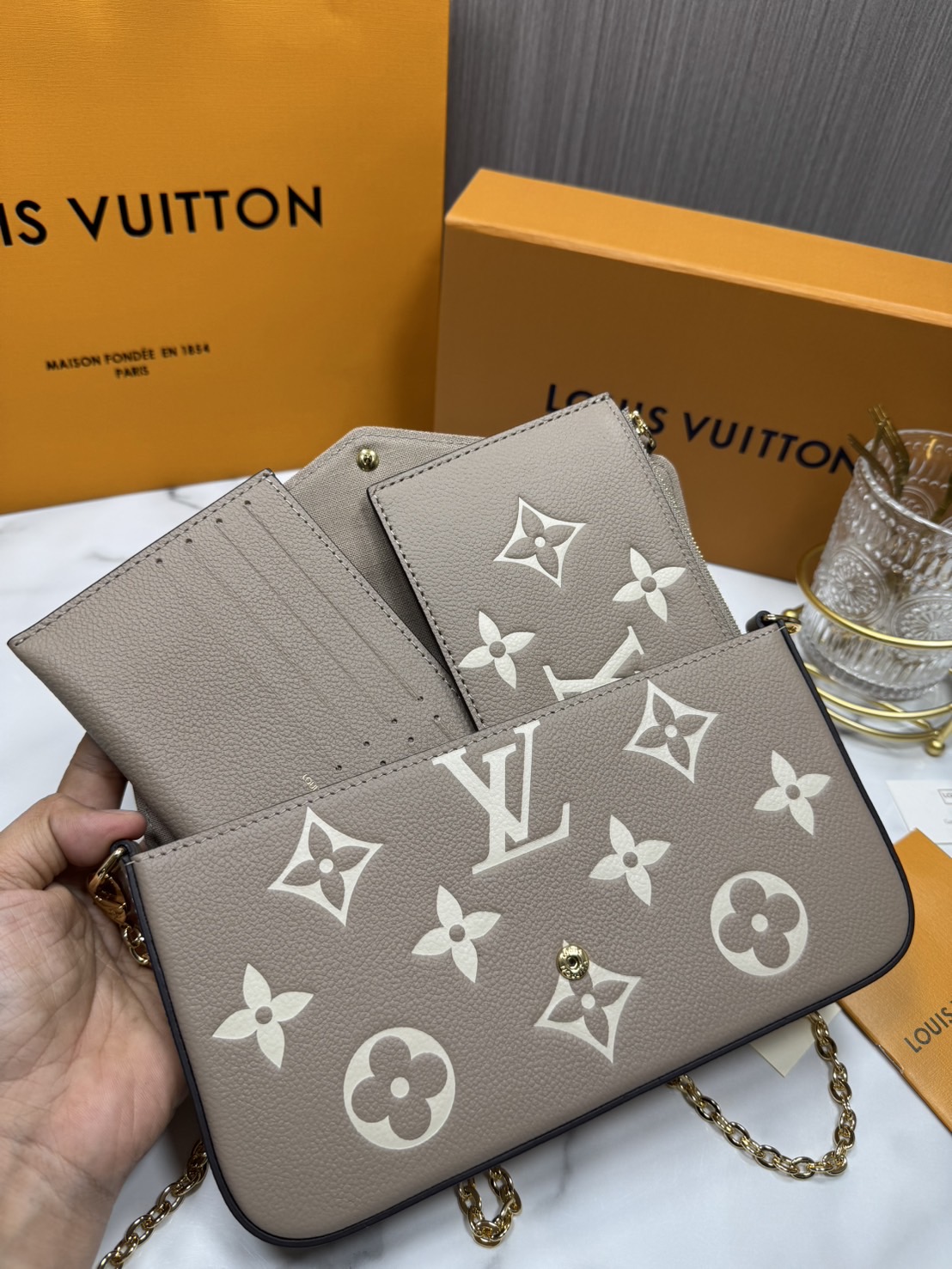 OP ORI หนังแท้ | LV Felicie Pochette bag in soft Monogram Empreinte leather กระเป๋าสะพายทรงพอชขนาดกะทัดรัด หนัง Monogram Empreinte เนื้อนุ่มประทับลาย Monogram สุดไอคอนิก