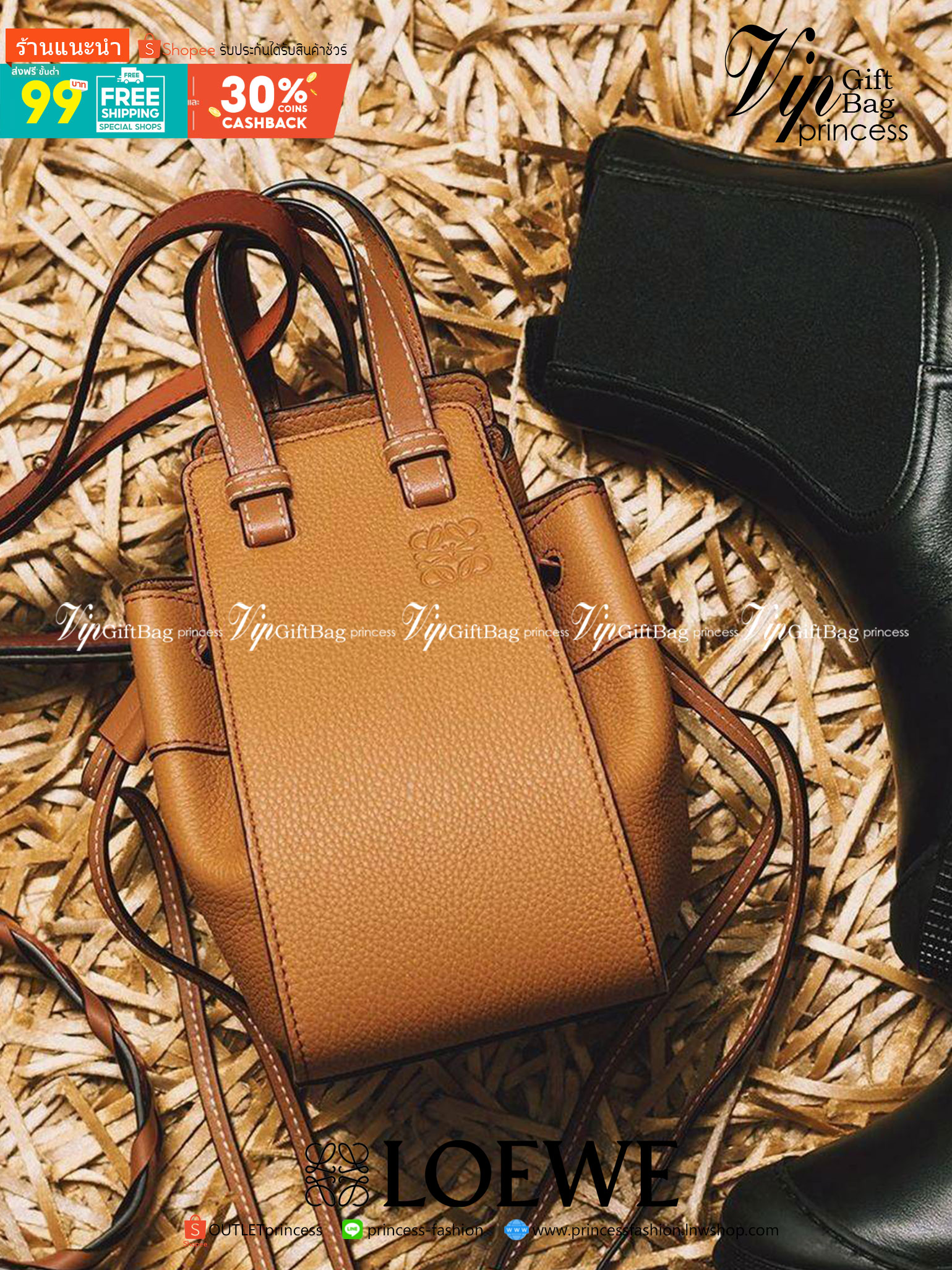 LOEWE HANDLE & SHOULDER BAG GIFT WITH PURCHASE (GWP) กระเป๋าถือหรือสะพายหนังแท้พรีเมี่ยมกิ๊ฟ Limited จาก LOEWE PERFUME DUTYFREE รุ่น Rare items สุดๆวัสดุหนังแท้ Calfskin หนังสวยดีไซน์คงเอกลักษณ์แบรนด์ สามารถปรับใช้ได้หลายทรงด้านข้างมีหูรูดปรับขยายทรงได้ภา