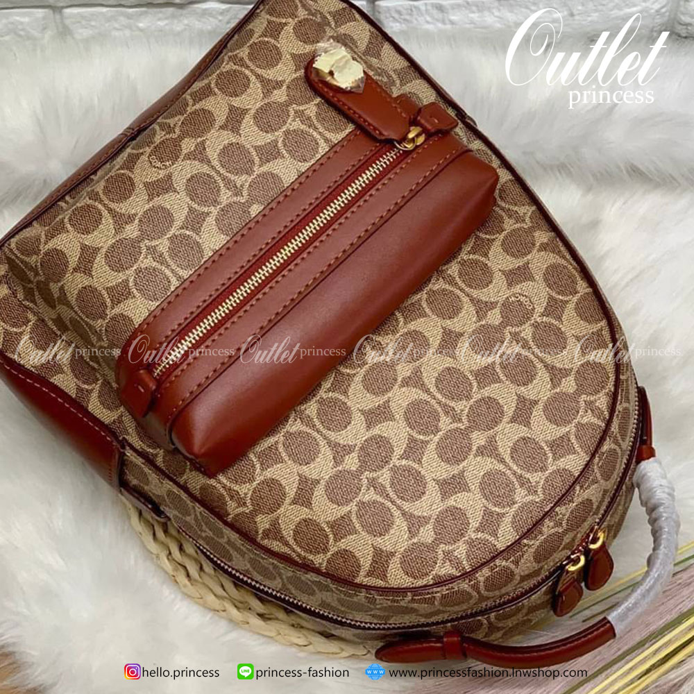 COACH LARGE SIGNATURE CAMPUS BACKPACK (32754) กระเป๋าสะพายหลังแบบมีหูหิ้ว หนังแท้อย่างดี หนังสมูทมากๆค่ะ พร้อมสีสุดคลาสสิค! ด้านหน้ามีช่องซิปขนาดกลางให้หนึ่งช่อง เปิดปิดช่องหลักแบบซิปคู่ ภายในกว้างมากๆค่ะ ใส่ได้เยอะทีเดียว มีช่องซิปและช่องเล็กใส่ของจุกจิก