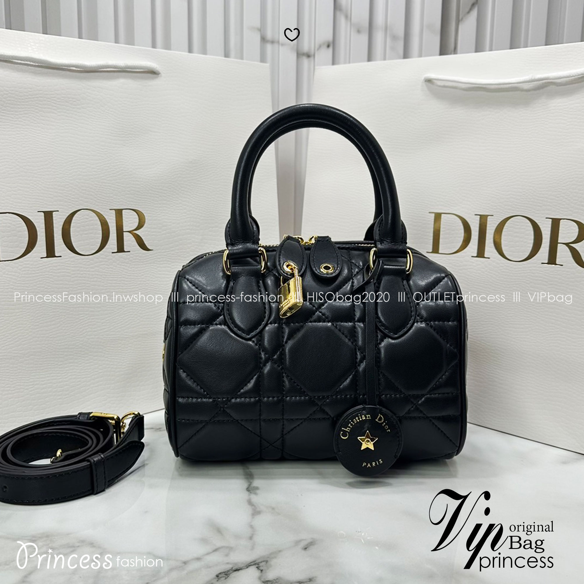 DIOR Groove 20 Bag / Dior Keepall Macrocannage Leather / Oblique Jacquard กระเป๋าสะพายทรงบอสตัน Keepall ทันสมัยและสง่างาม ใช้งานได้ทั้งแบบสะพายไหล่หรือสะพายแบบครอสบอดี้ เหมาะเป็นไอเทมคู่ใจในชีวิตประจำวัน เกรดออริ 1:1