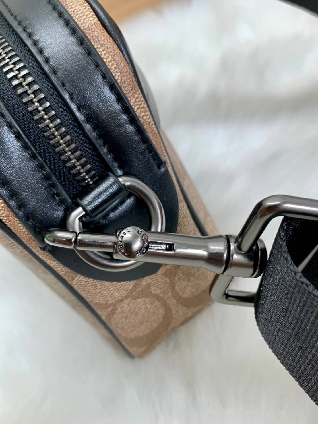 ของแท้ 💯% COACH GRAHAM CROSSBODY IN SIGNATURE ((50715)) พร้อมส่งค่ะ! กระเป๋าสะพายครอสบอดี้ร์ หนังแท้อย่างดี นิ่มมือค่ะ