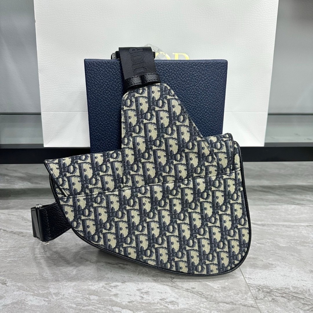 พร้อมส่ง 2 สี DIOR Saddle Bag Beige and Black Dior Oblique Jacquard กระเป๋าคาดอกดิออร์ เกรดออริ สลับแท้ 1:1 ใช้ต่างประเทศได้