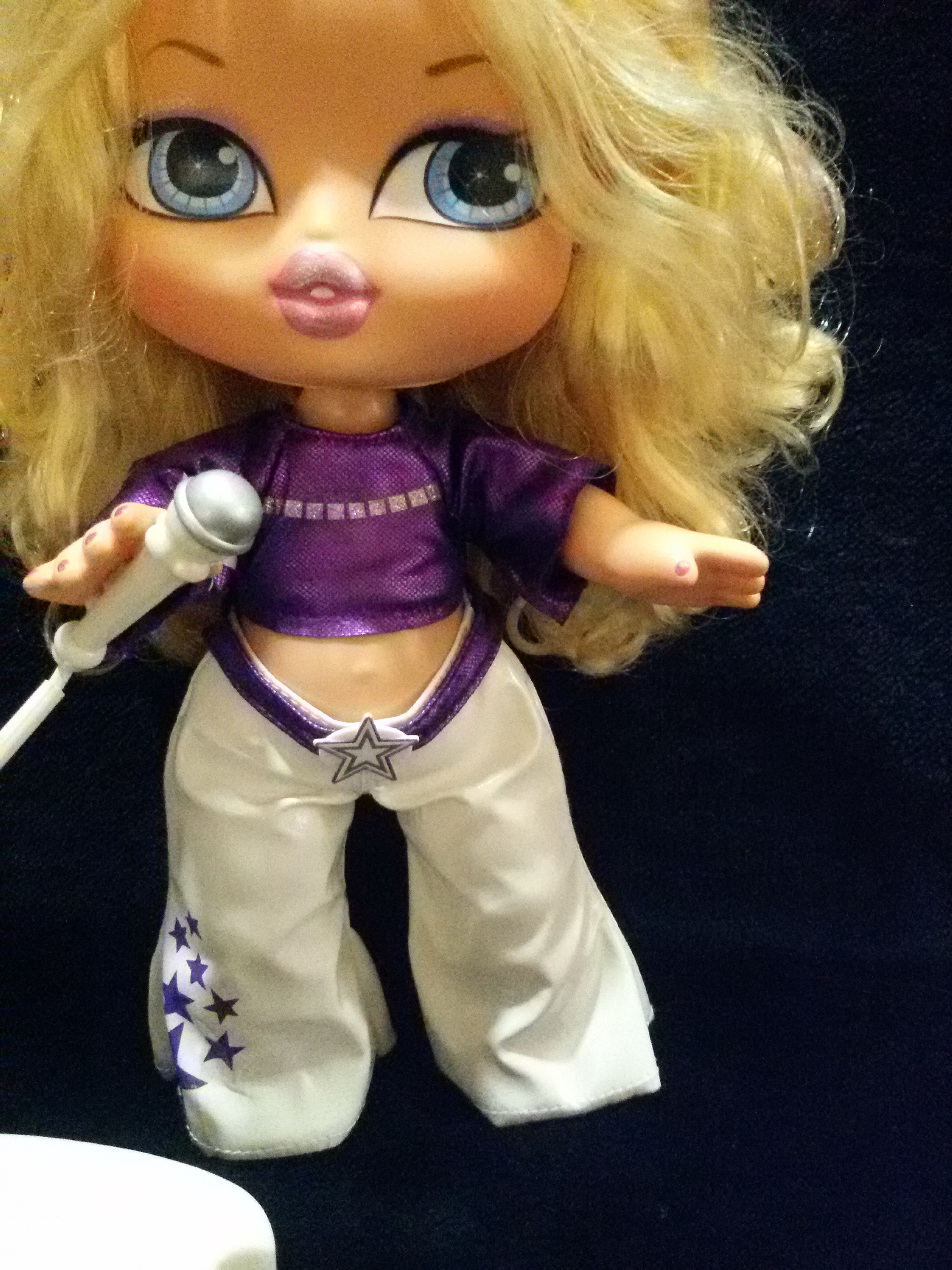 ตุ๊กตา Bratz Babyz Super Crazy Karaoke 13 Inch Doll with Dancing - CLOE มือสองสภาพดีค่ะ