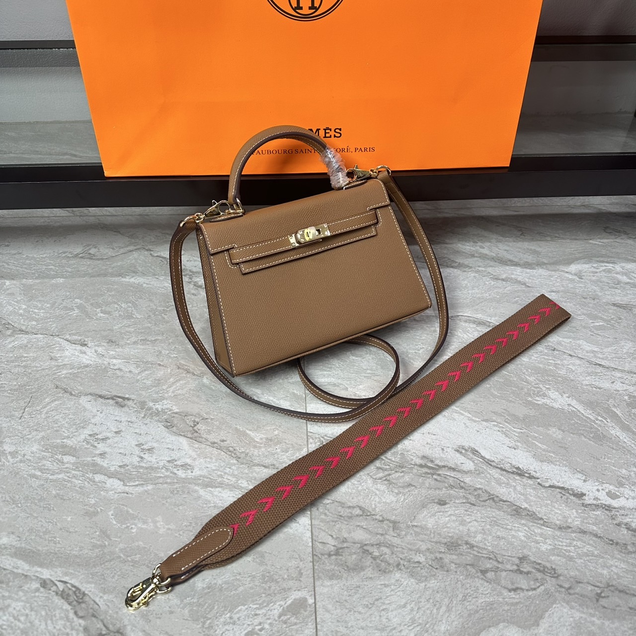 ORI หนังแท้ | Hermes Mini Kelly Pochette 20cm จิ๋วแต่แจ๋ว ราคาพุ่งยิ่งกว่าทอง พร้อมสายสปอร์ต กระเป๋าสะพายที่สุดแห่งหรูหราลัคชู นิยามของความสง่างามเหนือกาลเวลา