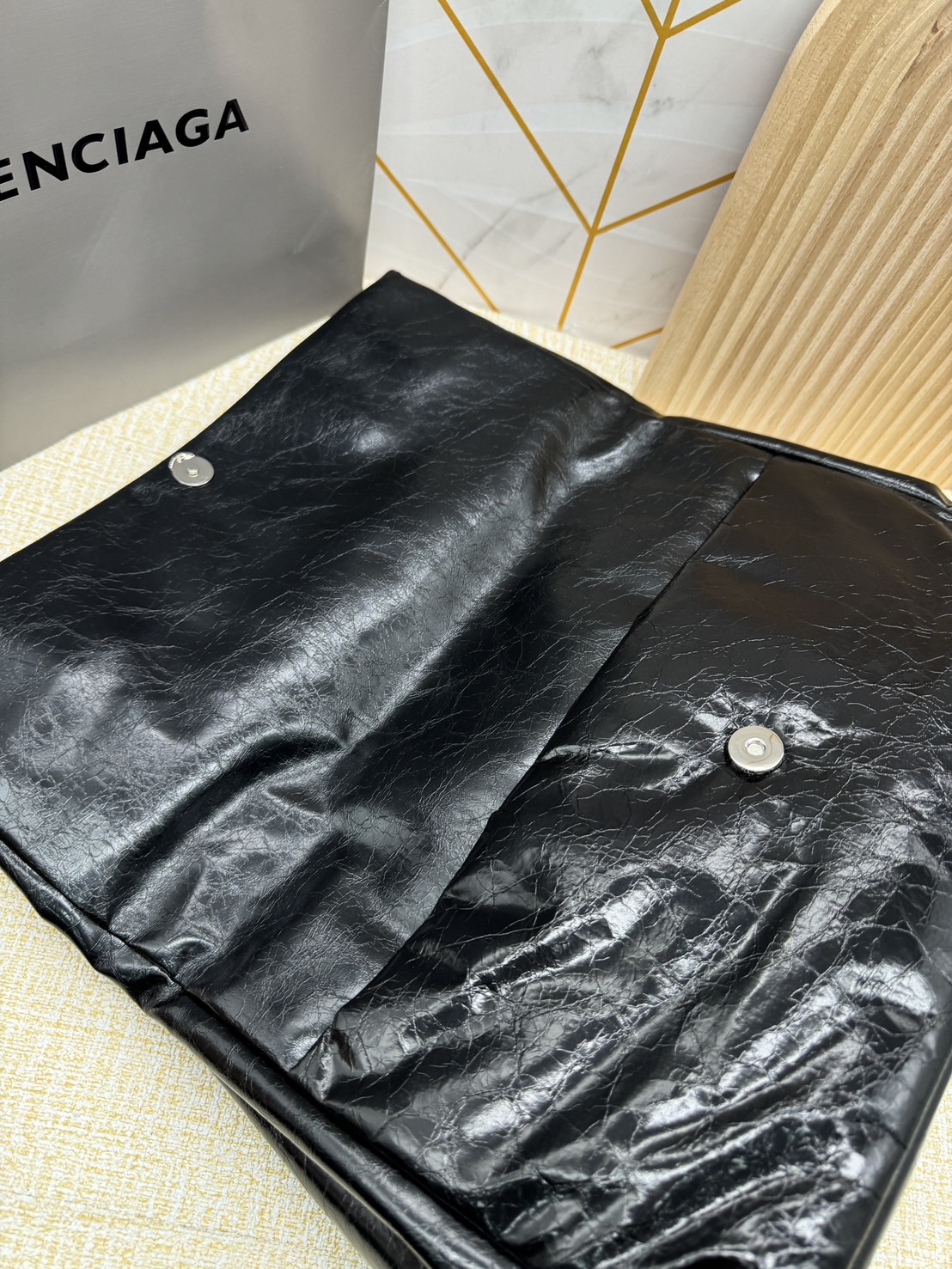 Balenciaga MONACO MEDIUM CHAIN BAG IN BLACK 35cm กระเป๋าทรงโท้ทใบใหญ่ งานหนังยับสวยเต็มใบ เกรดออริ สลับแท้ 1:1 ใช้งานต่างประเทศได้