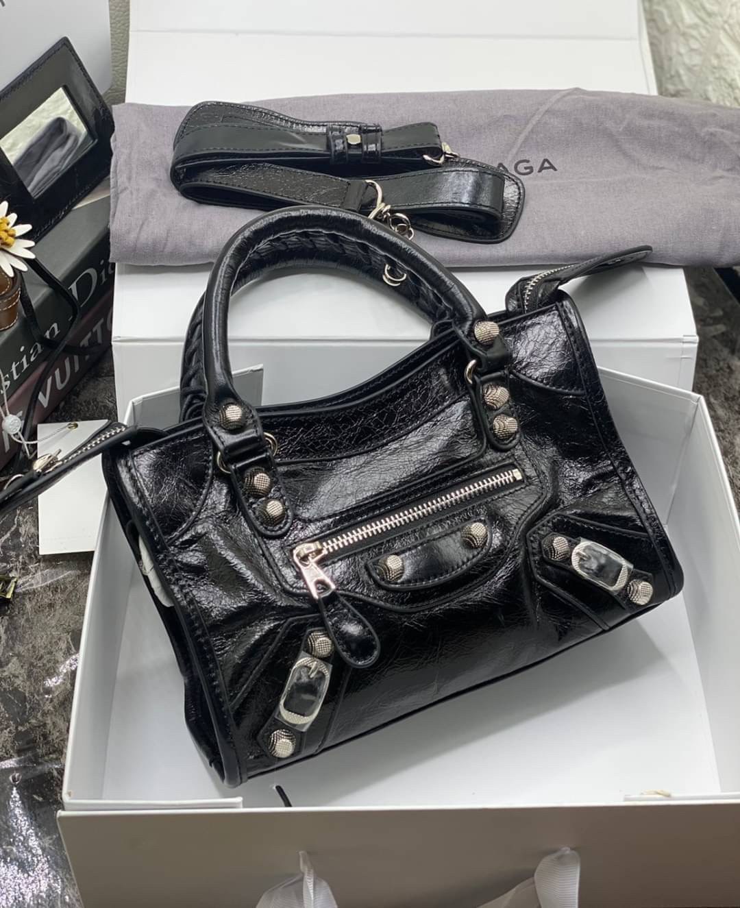VIP 】หนังแท้ BALENCIAGA Classic City Mini Shoulder Bag พร้อมส่งที่ไทย