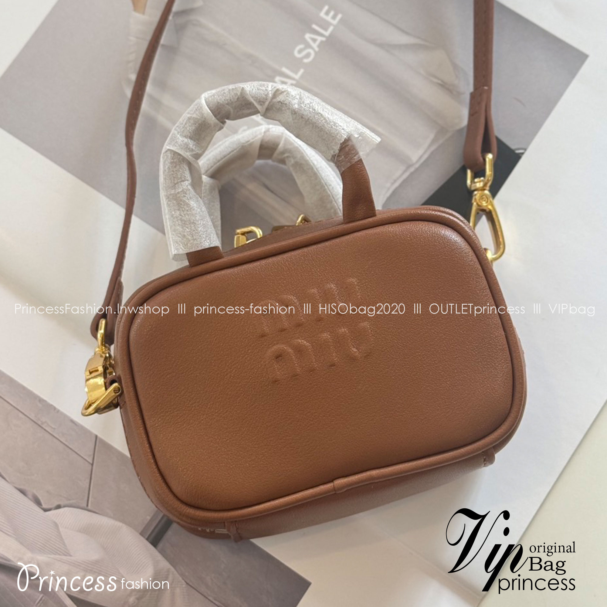 MIUMIU Leather micro bag / MIUMIU Mini Bag กระเป๋าถือสะพายใบเล็ก เกรดออริ 1:1 ใช้งานต่างประเทศได้ ภาพถ่ายจากงานขายจริง