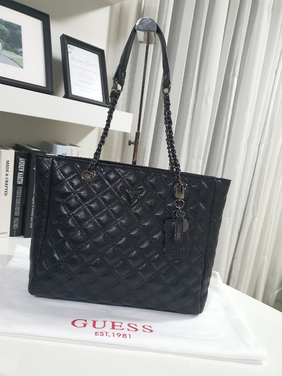 ของแท้ 💯% GUESS WOMEN'S CESSILY TOTE FLAP BAG ของแท้ กระเป๋าสะพายทรง SHOPPING BAG