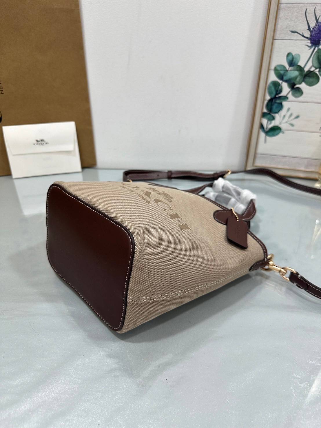 พร้อมส่ง 5 สี COACH HANNA BUCKET BAG กระเป๋าถือ/สะพายข้างทรงบักเก็ตรุ่นใหม่ดีไซน์เก๋น่ารัก เกรดท็อปออริ เกรดดีสุด สลับแท้ 1:1