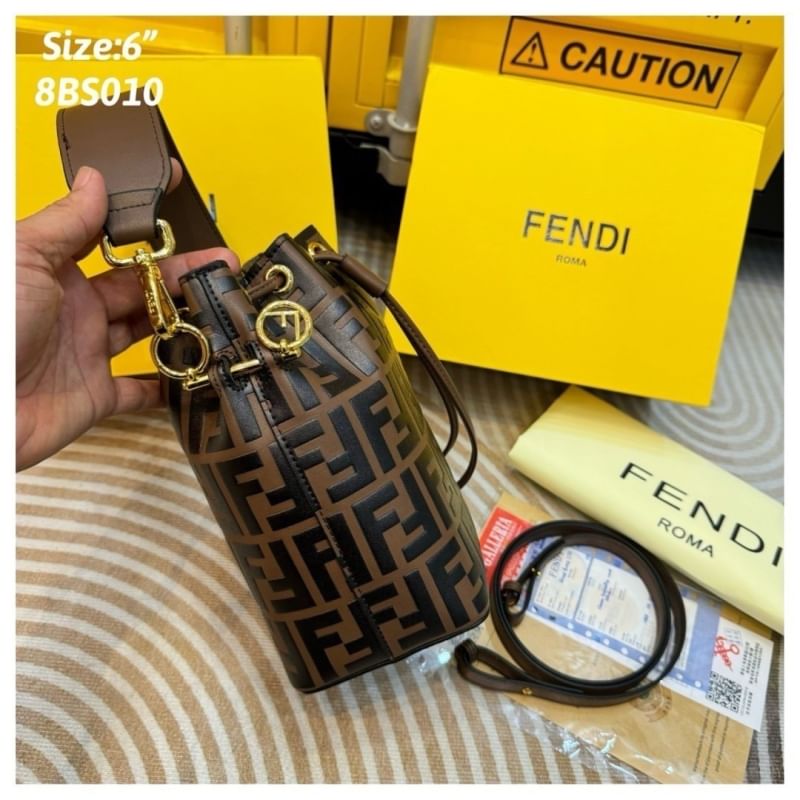 FENDI Mini MonTresor Bucket Bag กระเป๋าสะพายทรงขนมจีบรุ่นยอดนิยม ไซส์มินิน่ารักน่าใช้มาก ดีไซน์สวยอยู่ทรง
