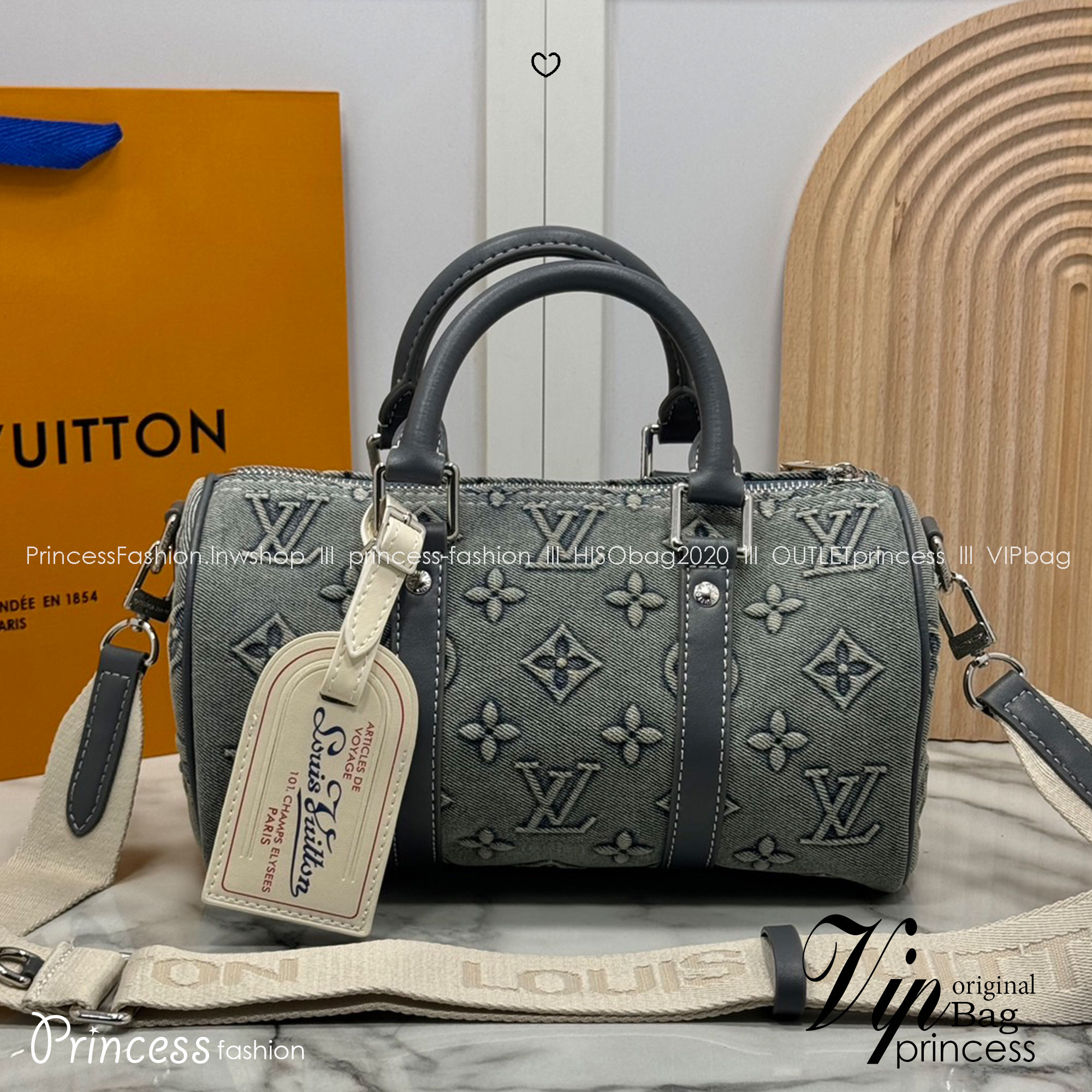 LV Bandouliere 25 Monogram Denim Bag กระเป๋าสะพายทรงหมอนเดนิมซีดสไตล์วินเทจ ปั้มนูนโลโก้ลายโมโนแกรม ใหม่ล่าสุด มาแรงม้าก! รุ่นลิมิเต็ดที่สาวๆควรได้มีสะสม