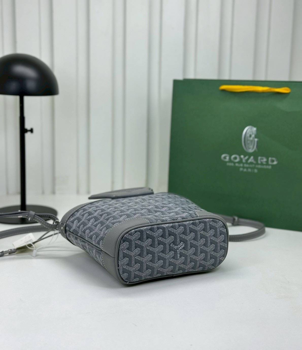 ORI หนังแท้ | Goyard Beluga Mini Bag กระเป๋าสะพายทรงบัคเก็ต พร้อมหูจับในตัว สะดวกใช้งาน ด้านในเป็นผ้าดีไซน์ผูก เพิ่มความน่ารักน่าใช้ สวยมากค่ะ