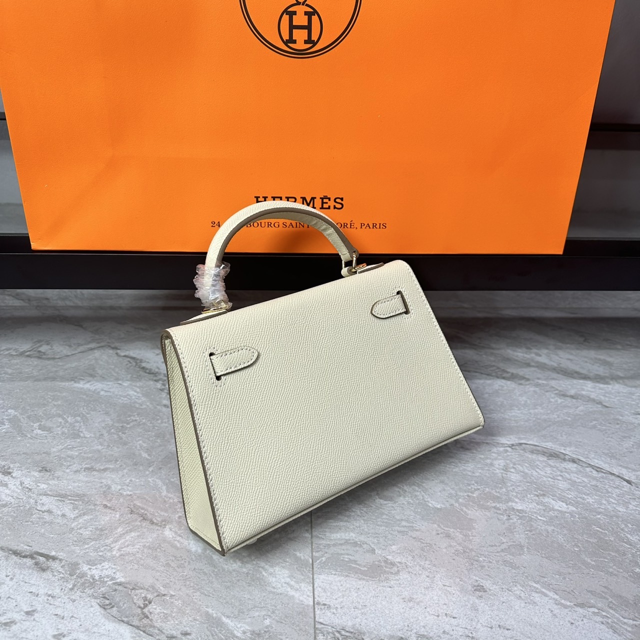 ORI หนังแท้ | Hermes Mini Kelly Pochette 20cm จิ๋วแต่แจ๋ว ราคาพุ่งยิ่งกว่าทอง พร้อมสายสปอร์ต กระเป๋าสะพายที่สุดแห่งหรูหราลัคชู นิยามของความสง่างามเหนือกาลเวลา