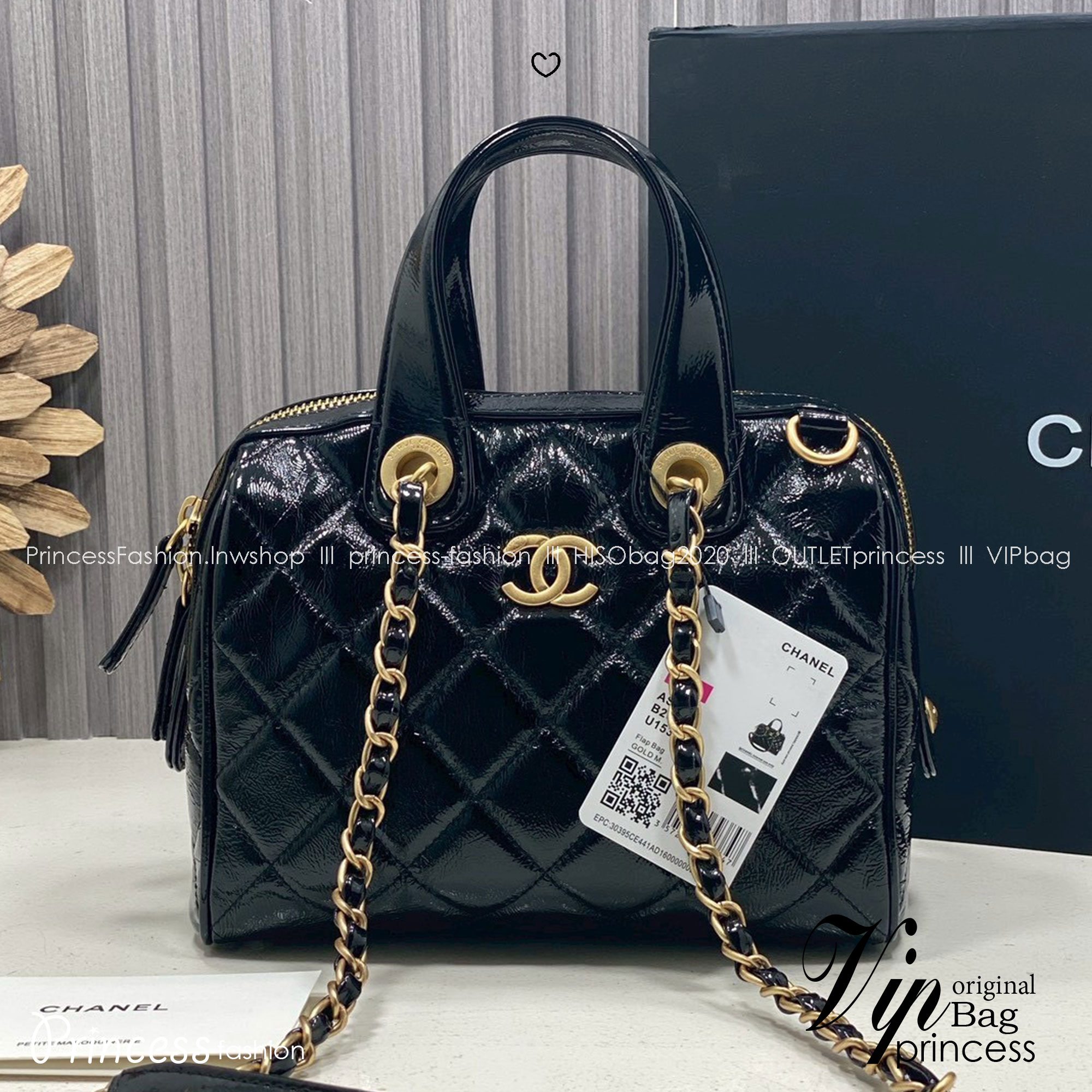 ORI หนังแท้ | Chanel Small Bowling Bag Crumpled Leather / Chanel Keepall Bag กระเป๋าถือ กระเป๋าสะพายรุ่นใหม่ล่าสุด ดีไซน์หนังยับเงา ในคอลเลกชัน Métiers d’art ปี 2024/25 ด้วยลูกเล่นของเนื้อสัมผัสและรูปแบบ