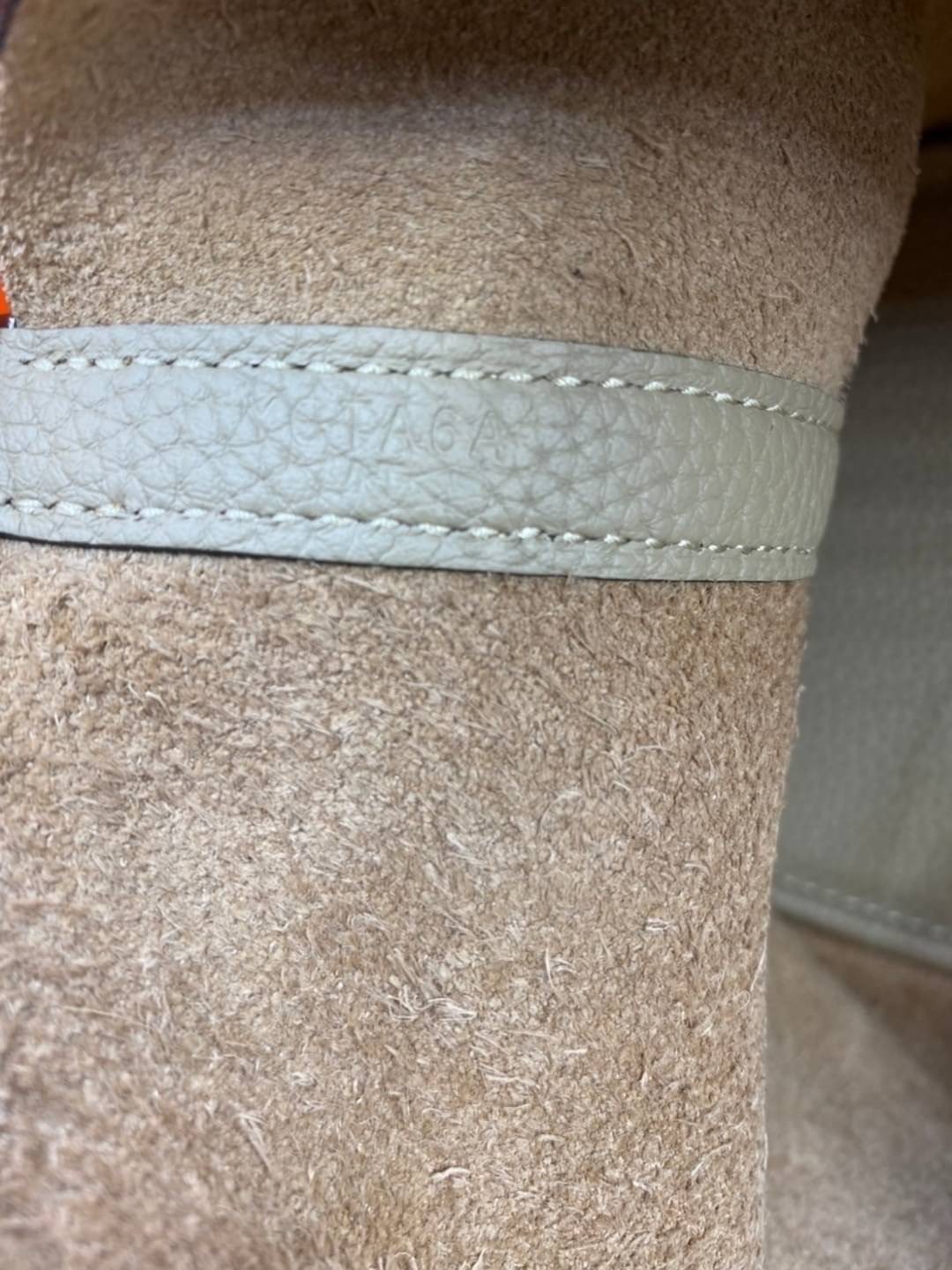 หนังแท้ Hermes Picotin Lock 18 bag กระเป๋าถือแบรนด์หรูระดับโลก งานเกรดออรินอล หนังแท้ทั้งใบ หนังมีลายทอริลลอนคล้ายของจริง มาพร้อมตัวล็อคเคลลี่ Kelly lock รูปทรงเรียบแต่หรู ใช้งานได้ทุกโอกาส ถือง่าย ใช้งานง่าย ภายในโล่งกว้าง ภาพสินค้าถ่ายจากงานขายจริง ใช้ง