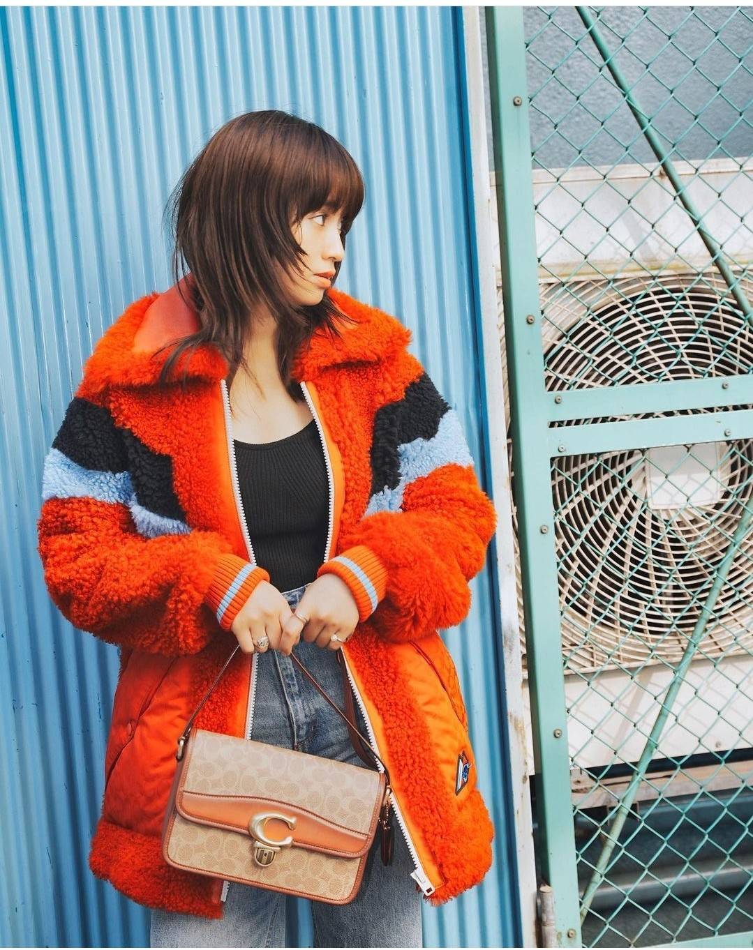 OUTLET 】COACH STUDIO SHOULDER BAG IN SIGNATURE CANVAS (C6639 C6640) สีใหม่รับความเฮง กับคอลเลคชั่นใหม่สุดอีกหนึ่ง!! มาแบบเลิศๆหรูๆมากแม่ กระเป๋าสะพายข้างลุคไฮน์ ที่ดีไซน์ออกมาได้ปัง และดูแพงมากๆ ด้วยดีเทลคลาสสิคผสานความเป็นเอกลักษณ์ เรียบง่ายแต่แฝงความมีด